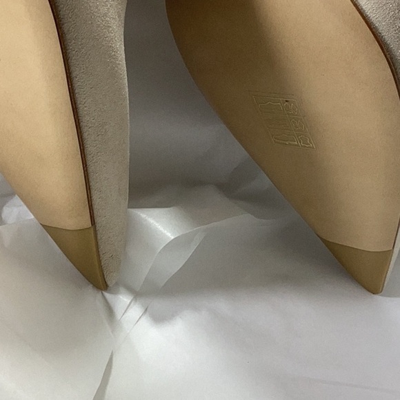 Balmain
Women's Pointed Toe Sculpted High Heel Ankle Boots - Picture 12 of 16